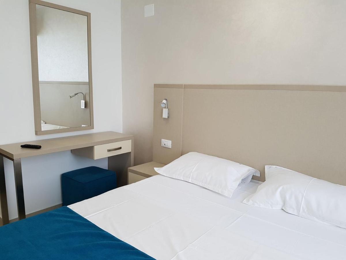 Hotel Delfin Mamaia Eksteriør bilde